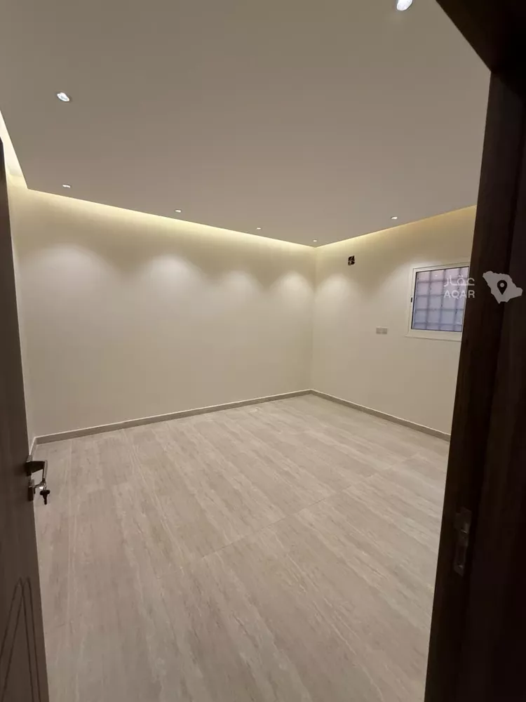 Floor for Rent in Riyadh Al Maizilah 18