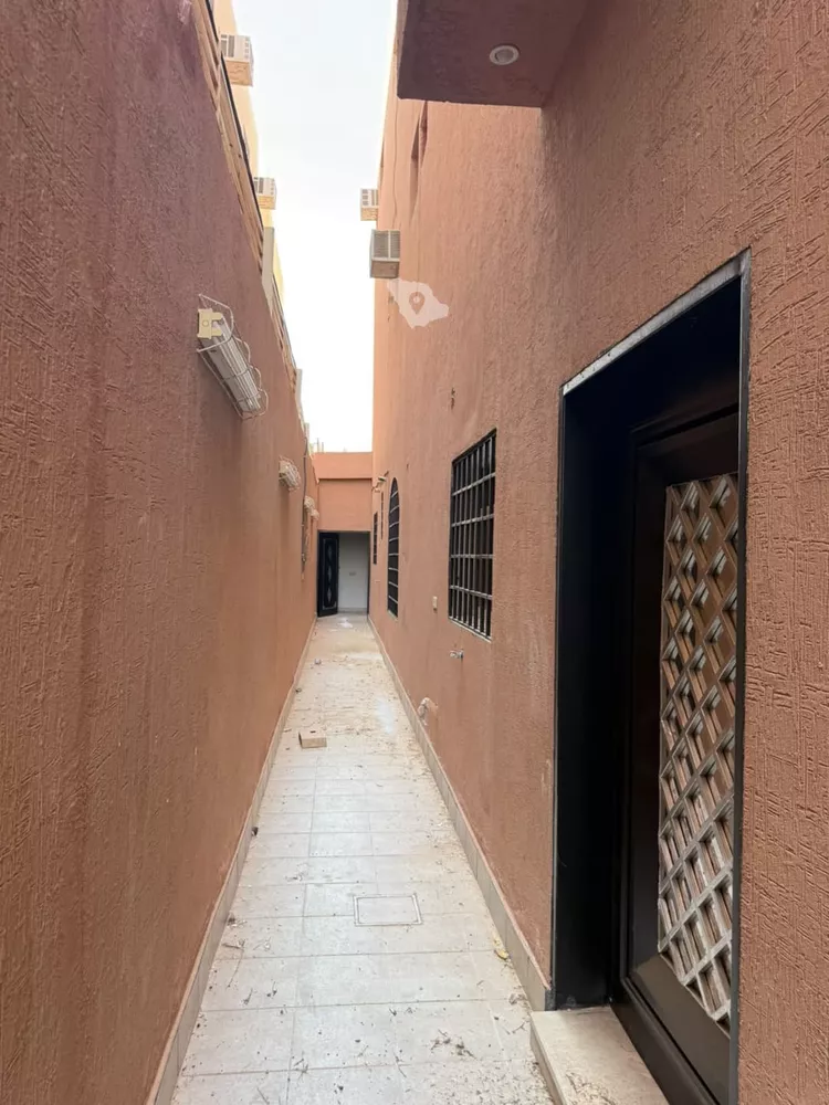 Floor for Rent in Riyadh Al Maizilah 10
