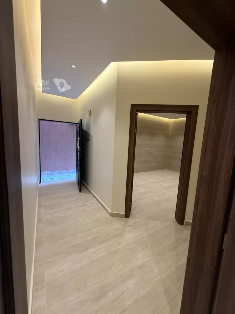 Floor for Rent in Riyadh Al Maizilah 14