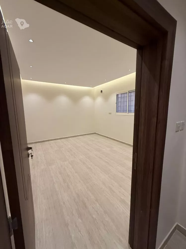 Floor for Rent in Riyadh Al Maizilah 24