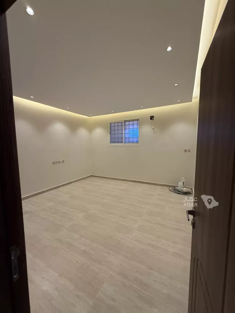 Floor for Rent in Riyadh Al Maizilah 6