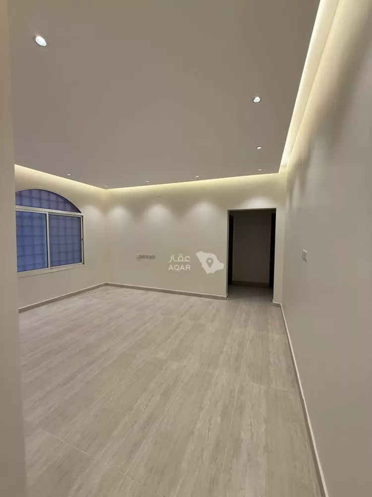 Floor for Rent in Riyadh Al Maizilah 12