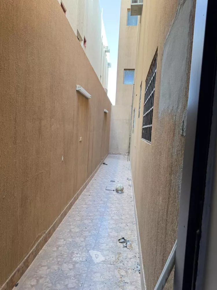 Floor for Rent in Riyadh Al Maizilah 23