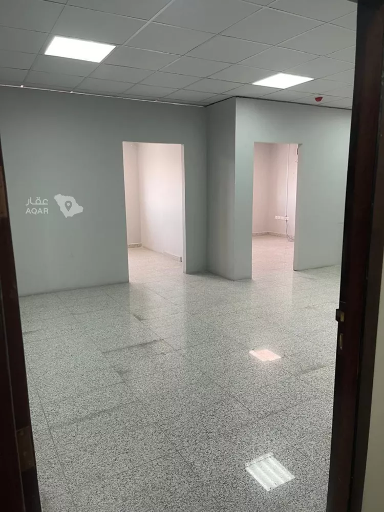 مكتب تجاري للإيجار في شارع طريق الملك سعود, حي الضباب, مدينة الدمام, المنطقة الشرقية