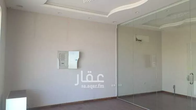 محل للإيجار في شارع علي ابن مسعد الباهلي, حي الدفاع, مدينة المدينة المنورة, منطقة المدينة المنورة صورة 3