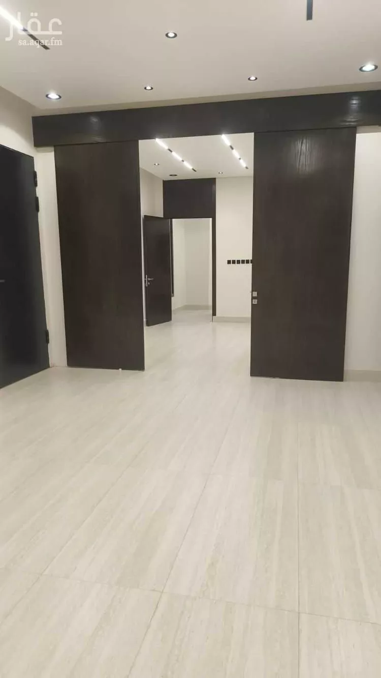 دور للبيع في شارع السلطان قابوس, حي المعيزيلة, مدينة الرياض, منطقة الرياض