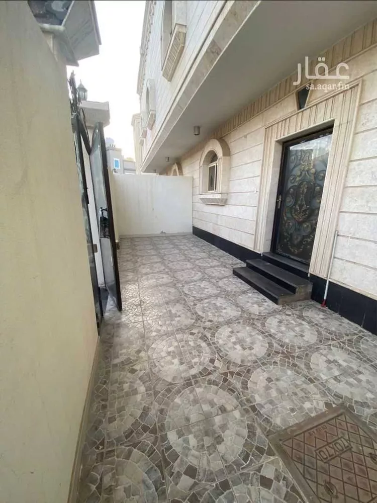 فيلا للبيع في شارع شارع عبدالله بن أبي طلحة, حي الحمراء, مدينة الجبيل, المنطقة الشرقية صورة 2