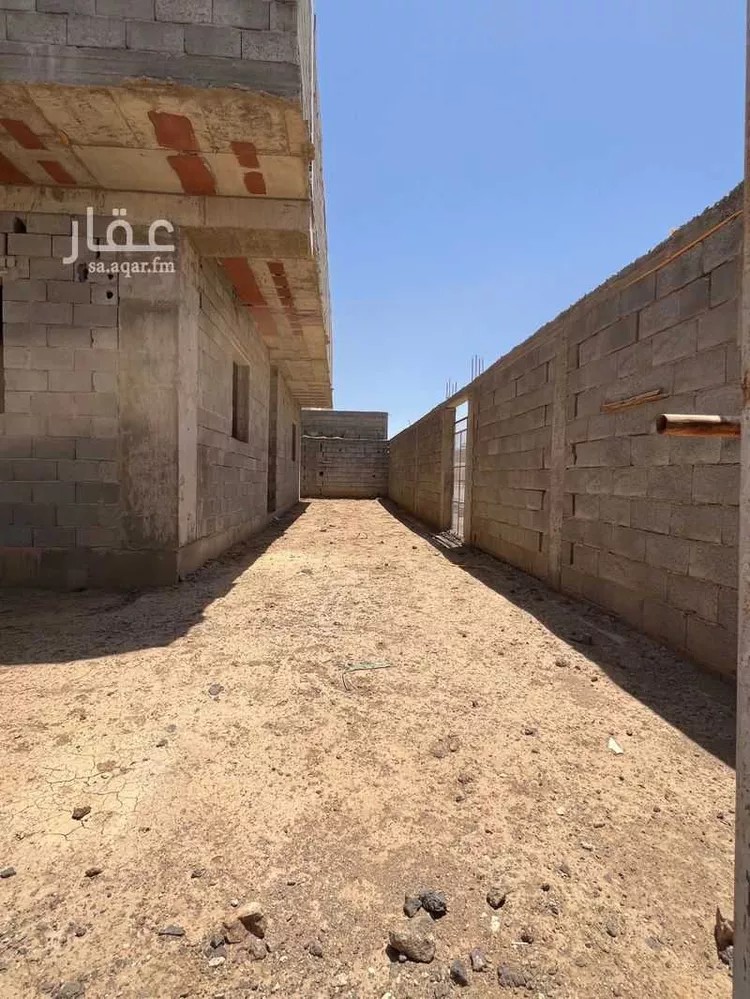 Building for Sale in Medina King Fahd صورة 4