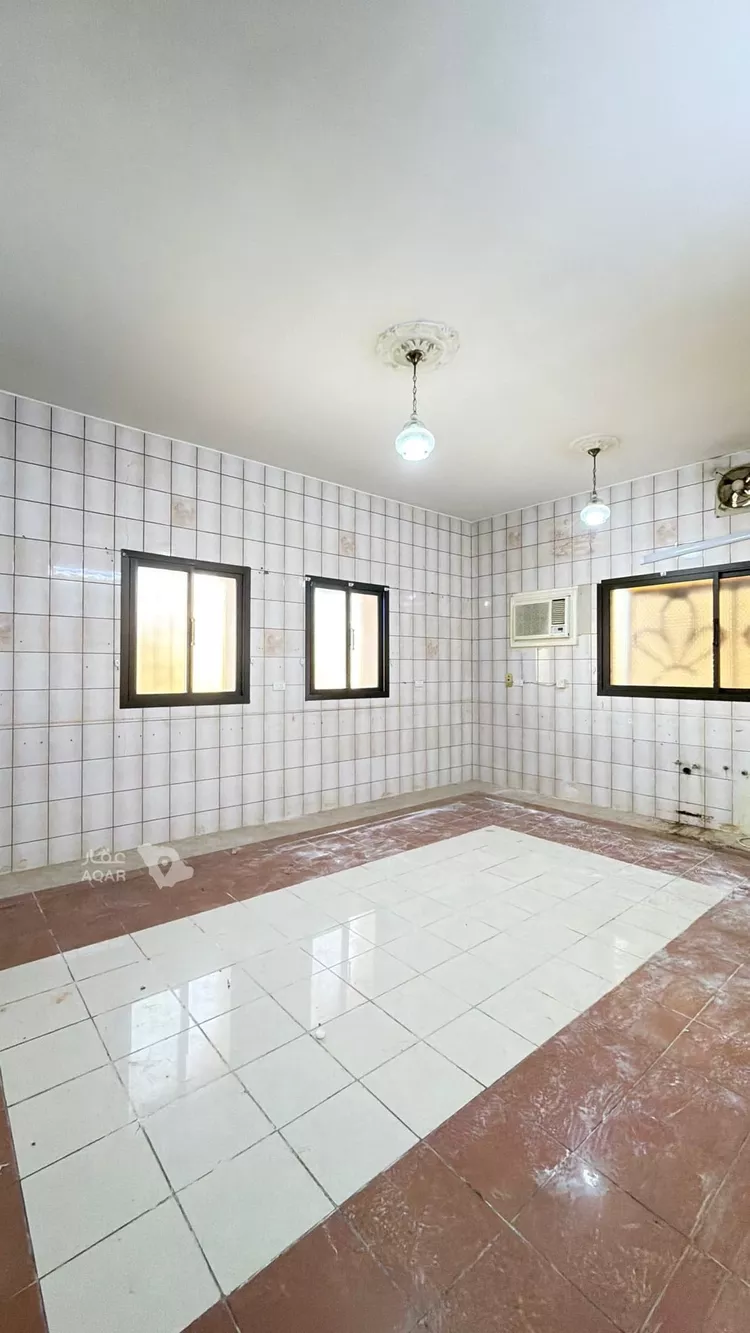 Building for Sale in Medina Al Qaswa 10