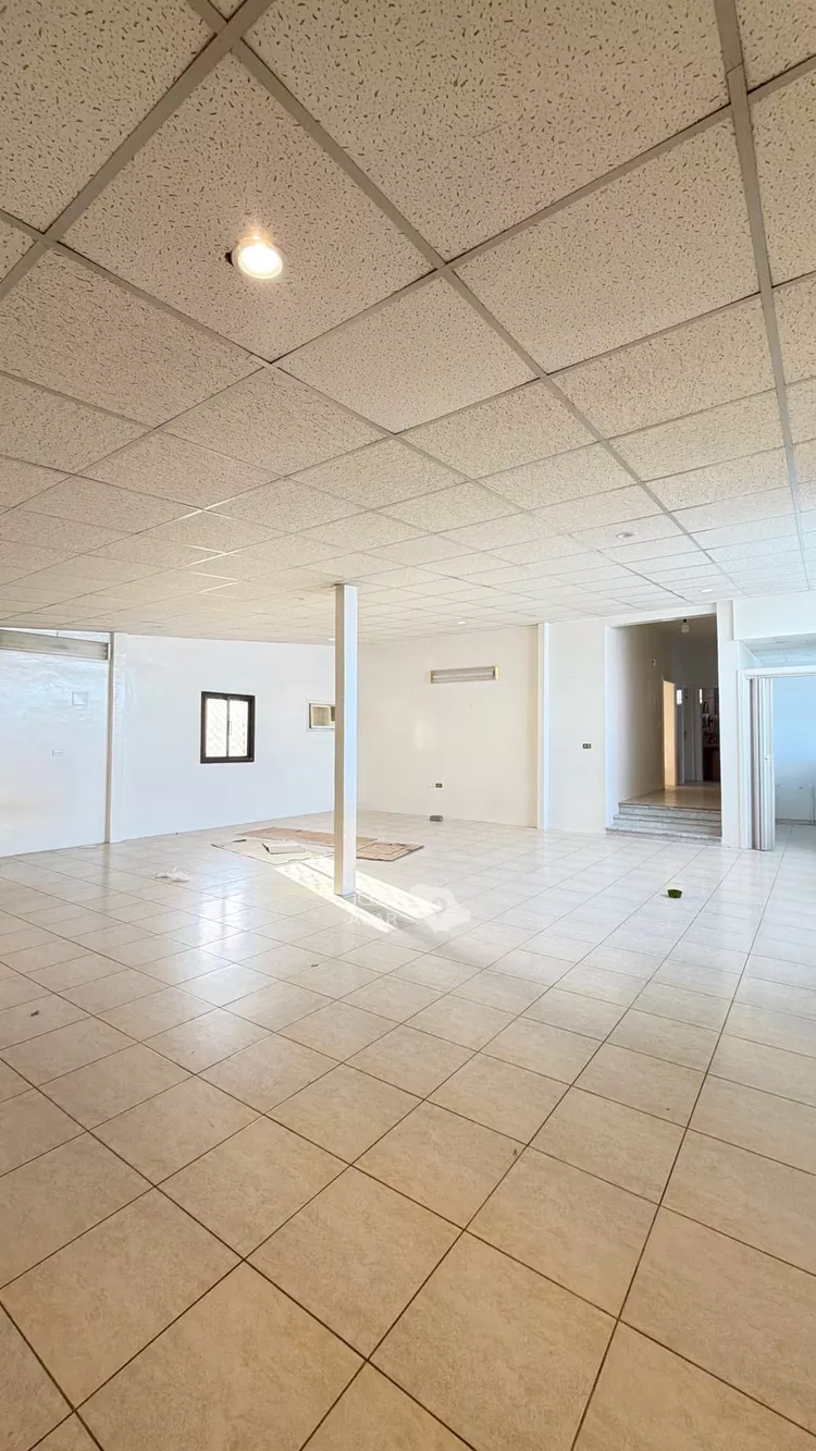 Building for Sale in Medina Al Qaswa صورة 4