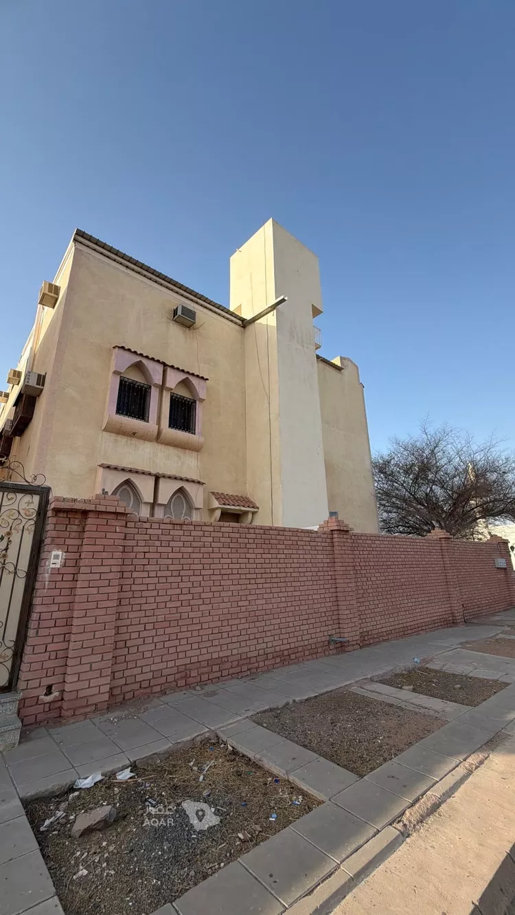 Building for Sale in Medina Al Qaswa 7