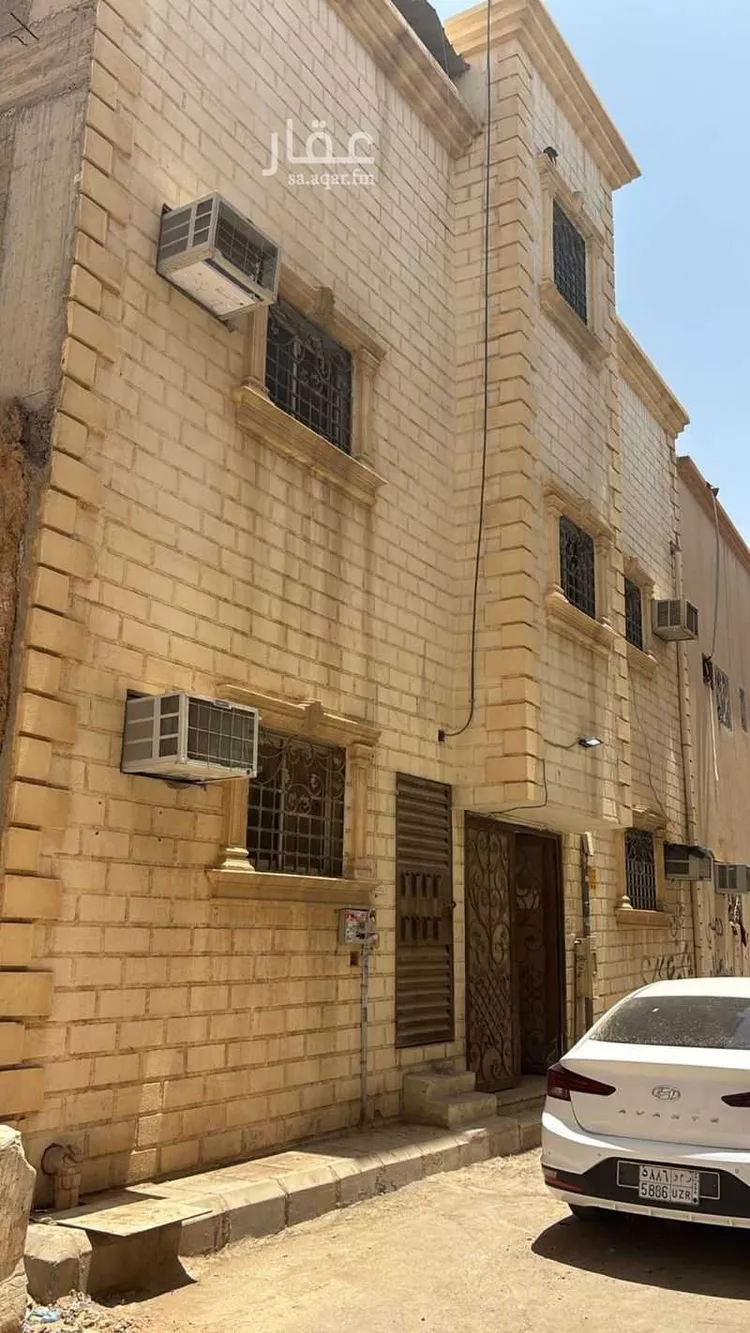 عمارة للبيع في شارع الهداج, حي سلطانة, مدينة الرياض, منطقة الرياض