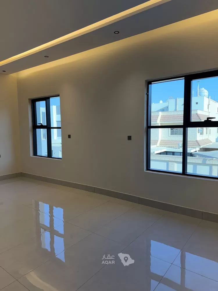 Floor for Sale in Riyadh Al Khaleej 24