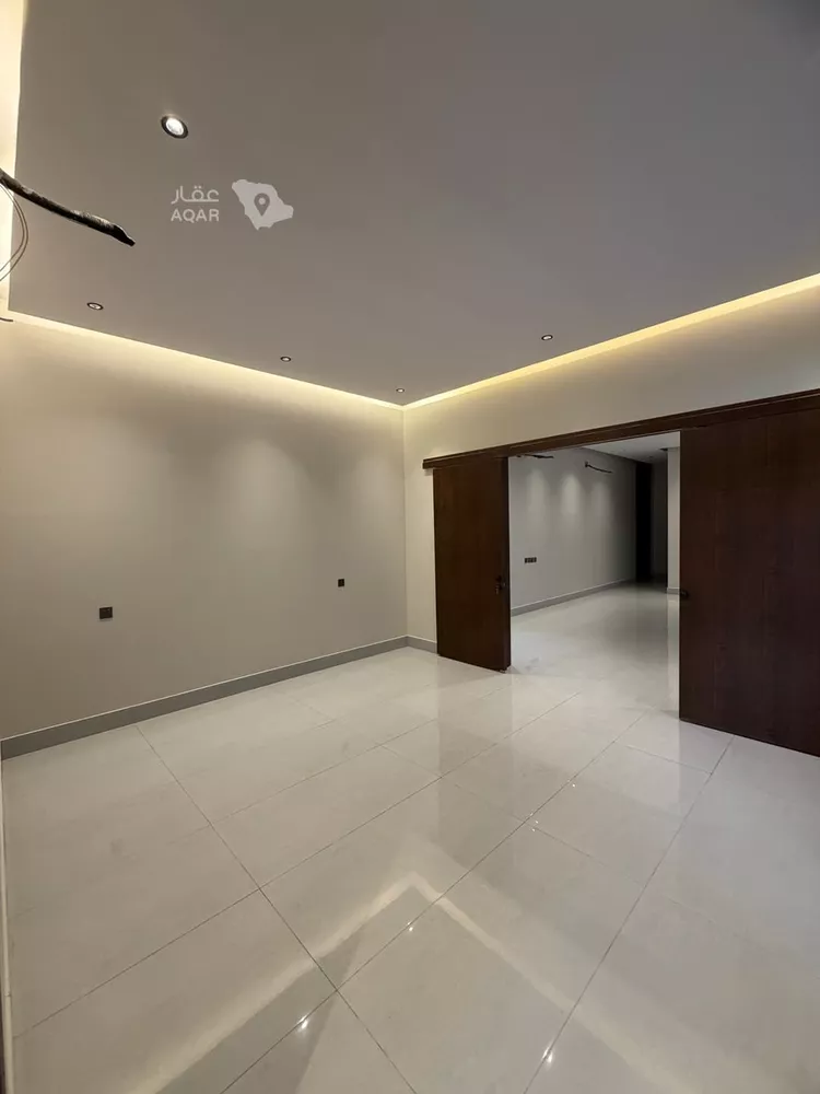 Floor for Sale in Riyadh Al Khaleej