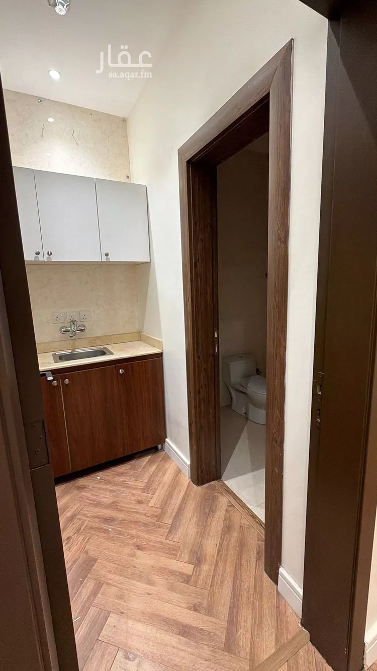 مكتب تجاري للإيجار في شارع طريق الامير محمد بن سعد بن عبد العزيز, حي الملقا, مدينة الرياض, منطقة الرياض صورة 5