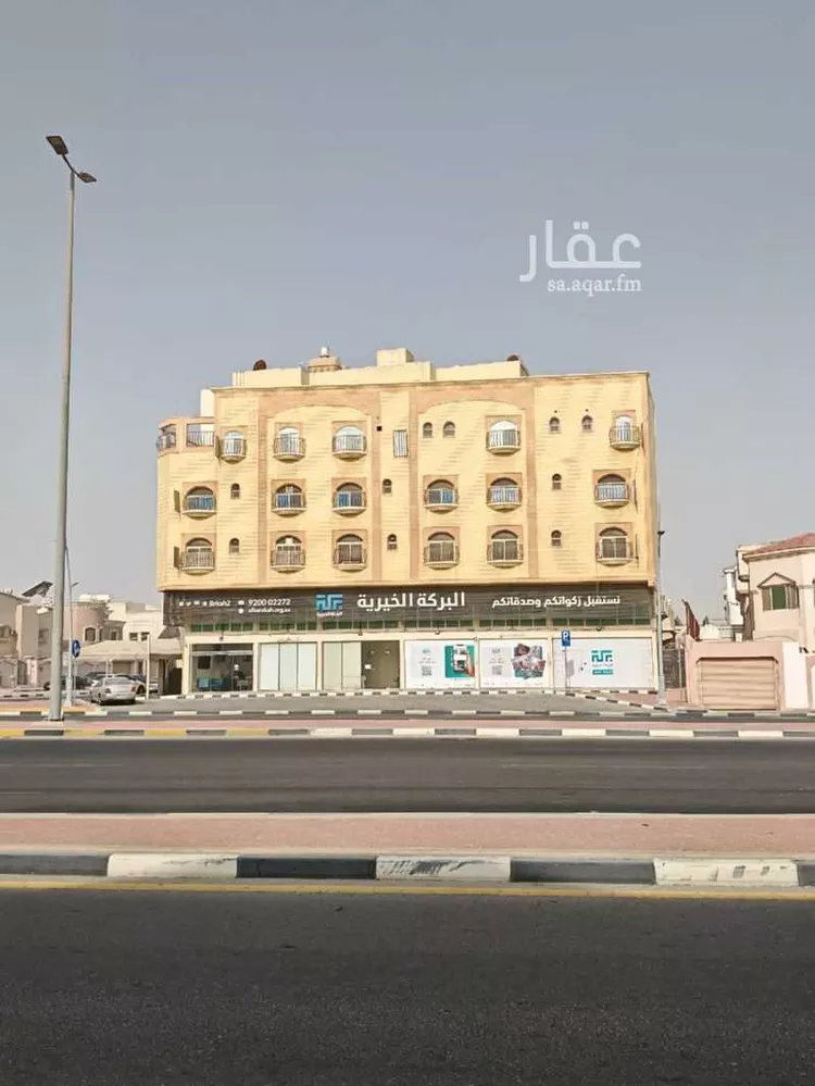 عمارة للبيع في شارع عثمان بن عفان, حي الجامعيين, مدينة الدمام, المنطقة الشرقية صورة 3