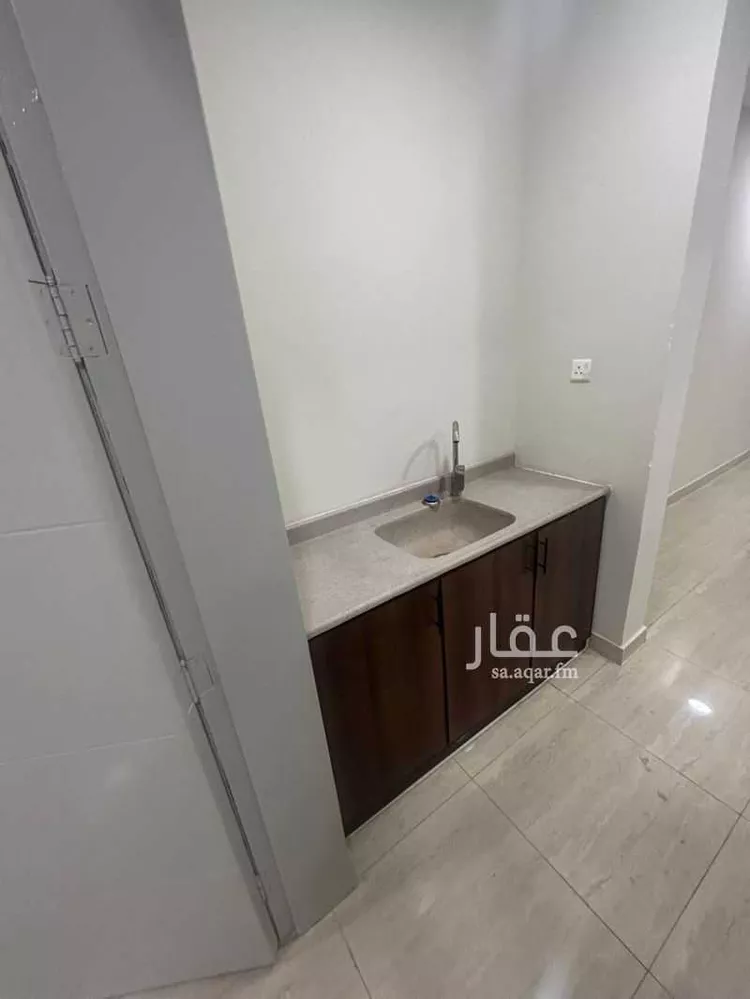 عمارة للإيجار في شارع السيول, حي الضباب, مدينة الدمام, المنطقة الشرقية صورة 5