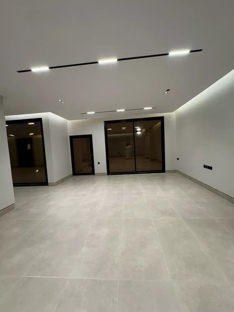 Floor for Sale in Riyadh Al Aqiq 9