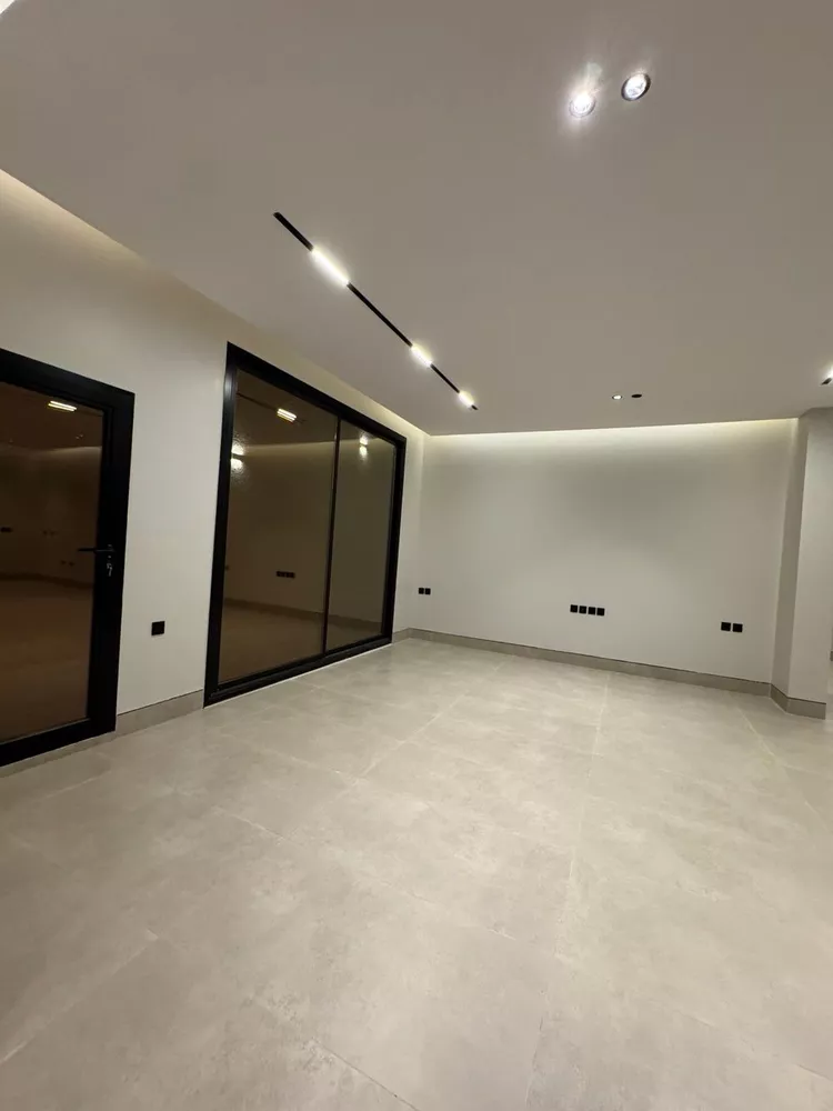 Floor for Sale in Riyadh Al Aqiq 6