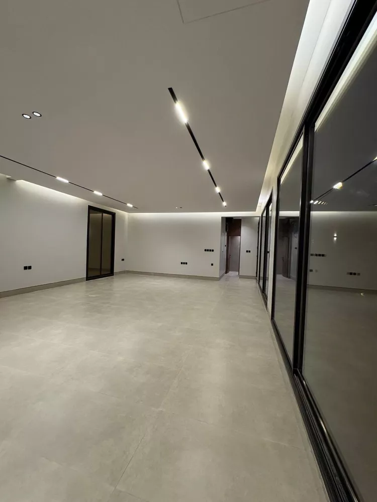Floor for Sale in Riyadh Al Aqiq 11