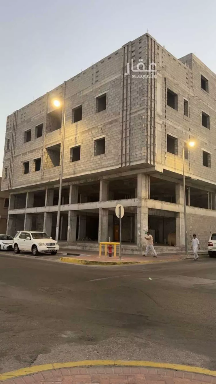 عمارة للبيع في شارع ممر ي, حي الدانة, مدينة رأس تنورة, المنطقة الشرقية صورة 2