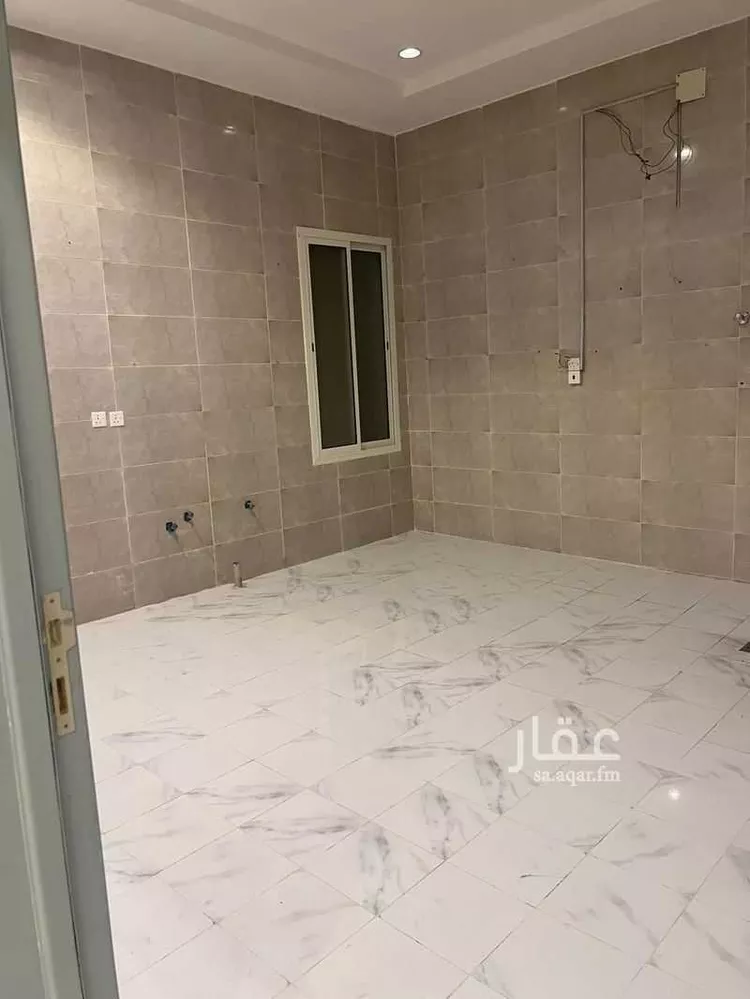 فيلا للبيع في شارع عمر بن عبدالكريم المكي, حي بدر, مدينة الرياض, منطقة الرياض صورة 2