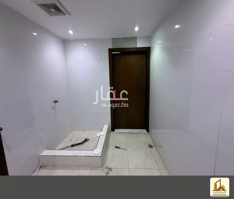 فيلا للإيجار في شارع عاصم الشيباني , حي المروة, مدينة جدة, منطقة مكة المكرمة 13