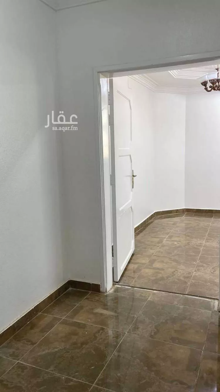 شقة للبيع في شارع الامير سلطان بن عبدالعزيز, حي الملك عبدالله, مدينة شرورة, منطقة نجران 10