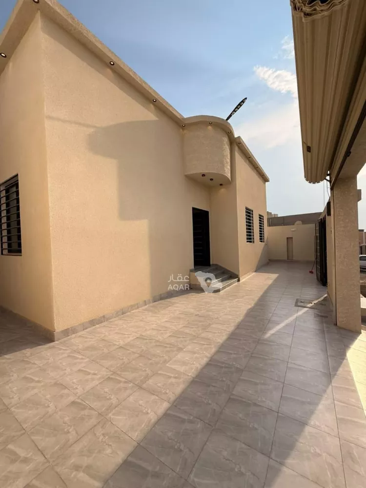 Floor for Sale in Khamis Mushait Al Wahah 5