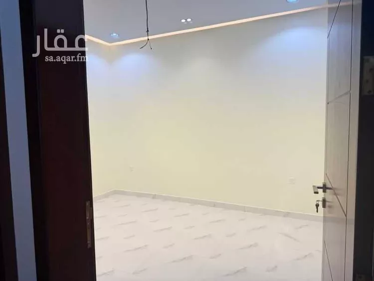 شقة للبيع في شارع ابراهيم بن محمد, حي الروضة الشمالي, مدينة شرورة, منطقة نجران صورة 3