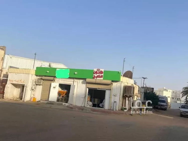 مجمع للبيع في شارع عبادة بن الصامت, حي السوق, مدينة شرورة, منطقة نجران