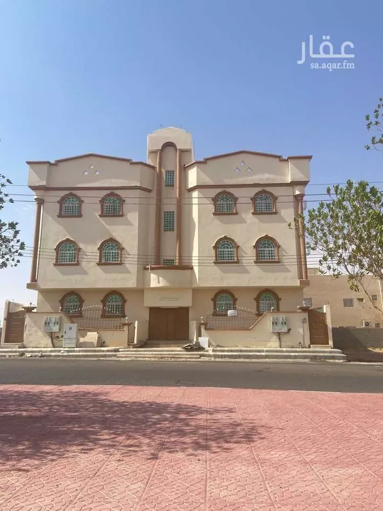 شقة للبيع في شارع الامير سلطان بن عبدالعزيز, حي الملك عبدالله, مدينة شرورة, منطقة نجران صورة 2