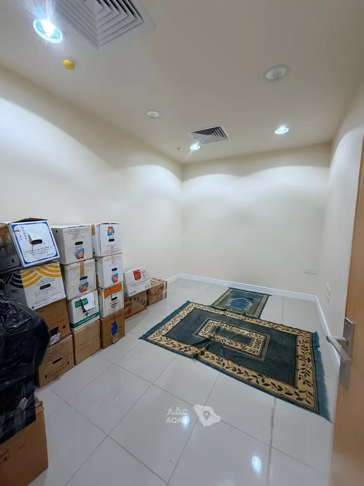 Commercial Office for Rent in Riyadh Ishbiliyah 8