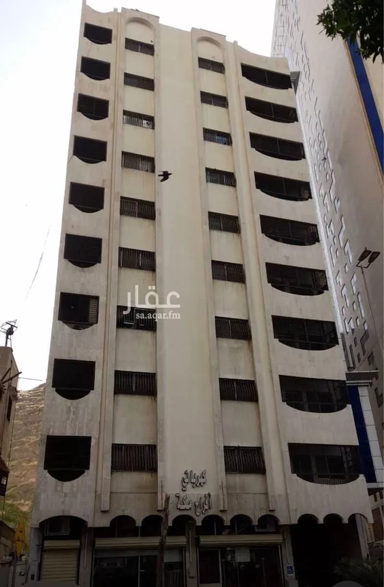 عمارة للبيع في شارع العزيزيه, حي المعابده, مدينة مكة المكرمة, منطقة مكة المكرمة