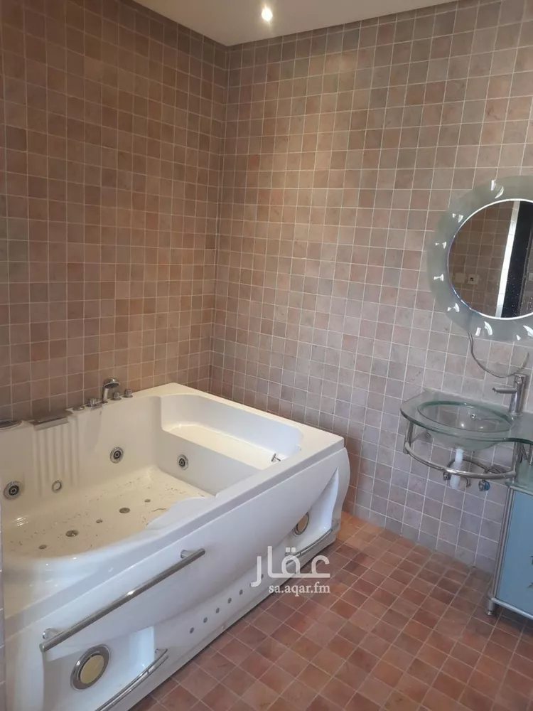 فيلا للإيجار في شارع عبدالرحمن البزاز, حي الرائد, مدينة الرياض, منطقة الرياض 14