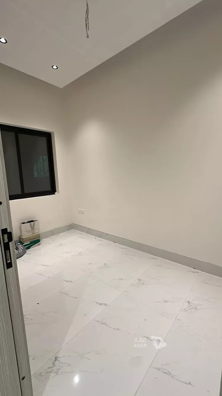 Floor for Rent in Riyadh Jarir 9