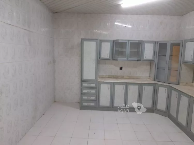 Floor for Rent in Riyadh Ar Raid 11