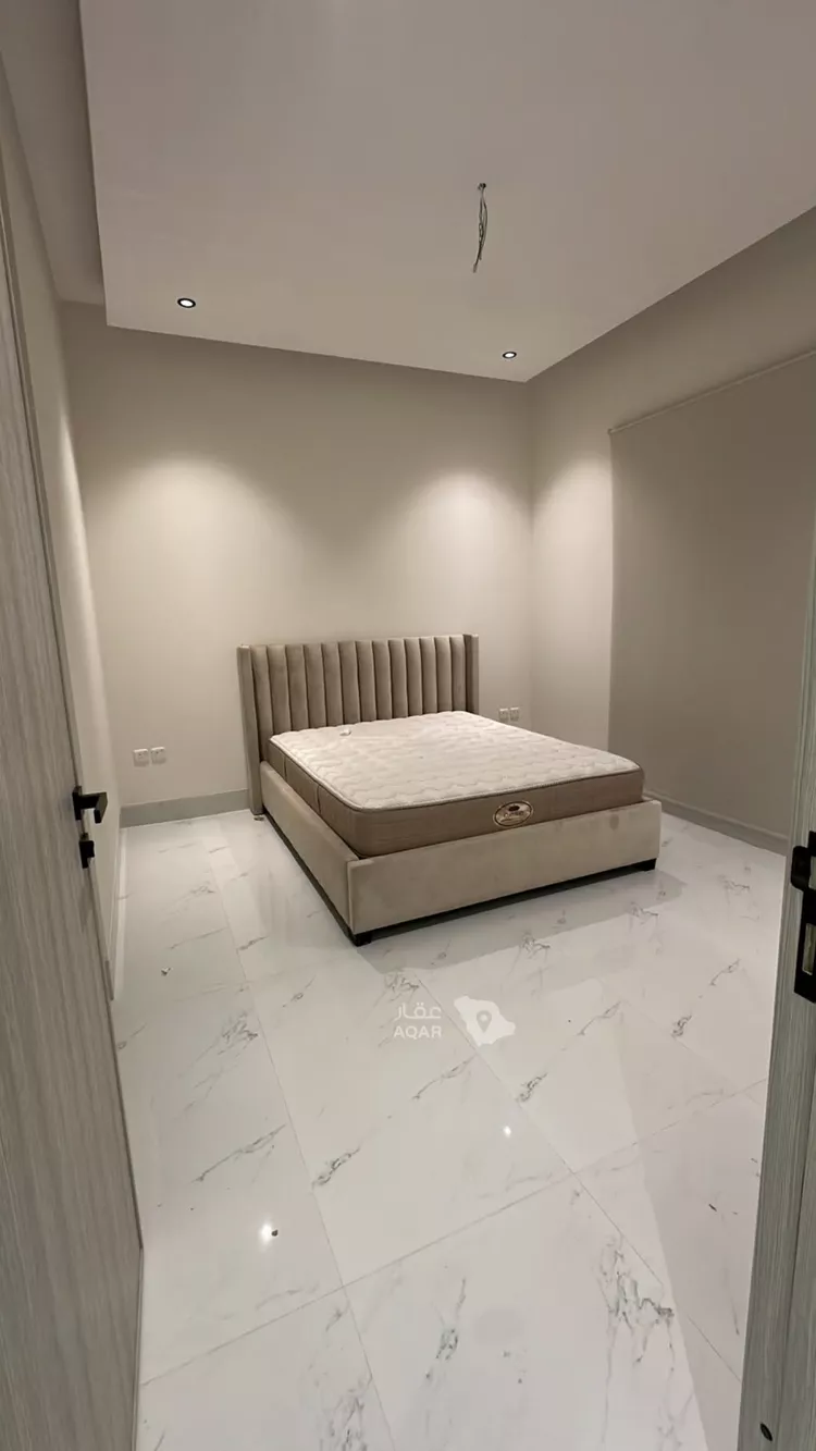 Floor for Rent in Riyadh Jarir 7