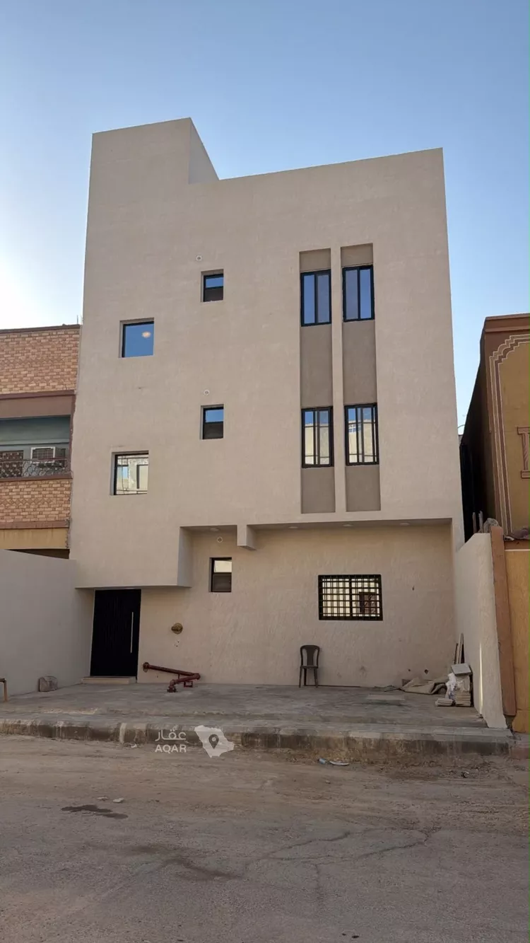Building for Sale in Al Kharj Al Aziziyah