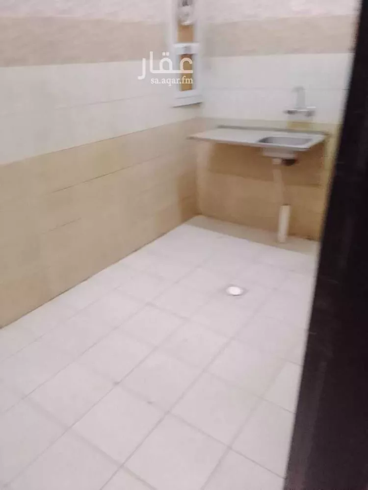 عمارة للإيجار في شارع ميرزا إبراهيم الكازروني, حي المدينة الصناعية الجديدة, مدينة الرياض, منطقة الرياض صورة 5