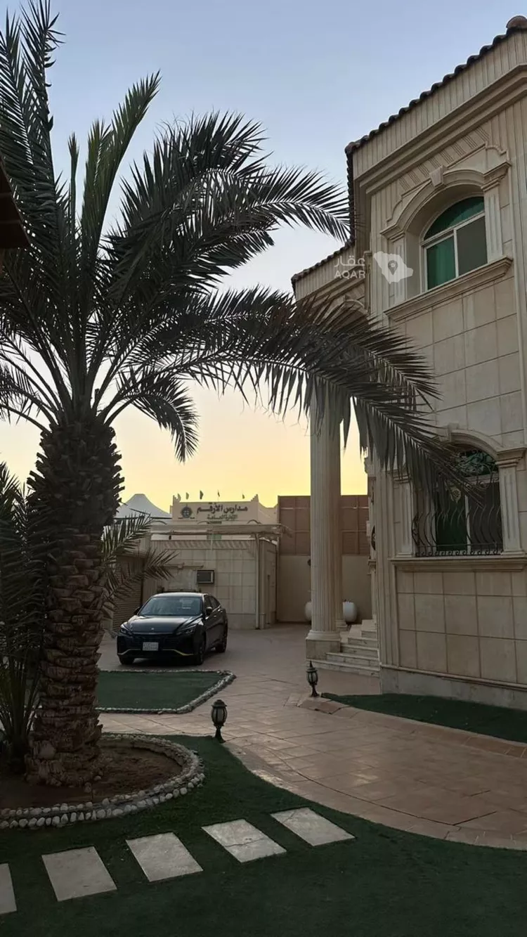 فيلا للبيع في شارع الكوفة, حي الحمراء, مدينة الرياض, منطقة الرياض صورة 2