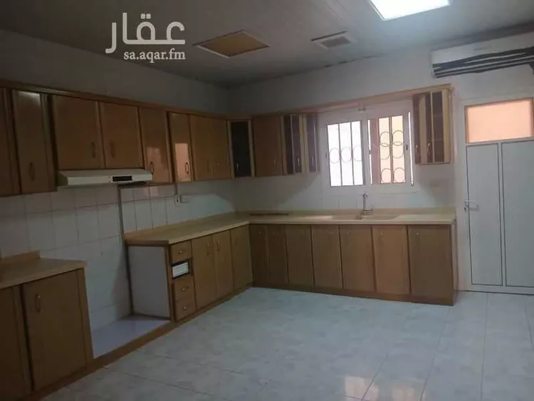 فيلا للإيجار في شارع وجية الكيلاني, حي المعذر الشمالي, مدينة الرياض, منطقة الرياض صورة 4