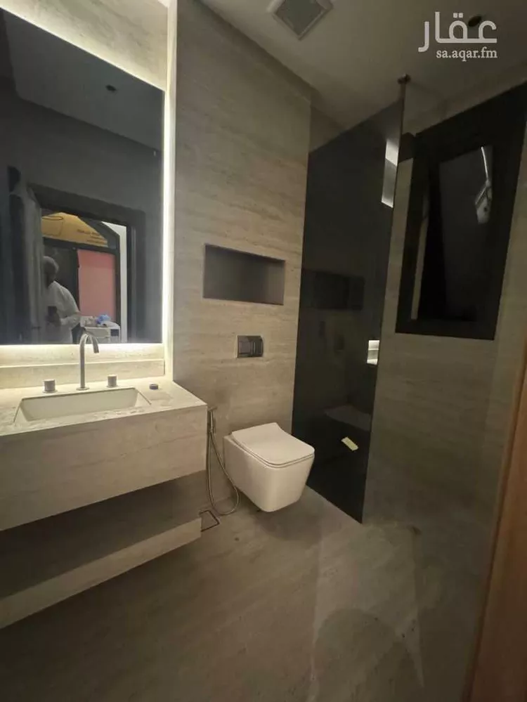 فيلا للبيع في شارع زيد بن أسامة, حي المعذر الشمالي, مدينة الرياض, منطقة الرياض صورة 3