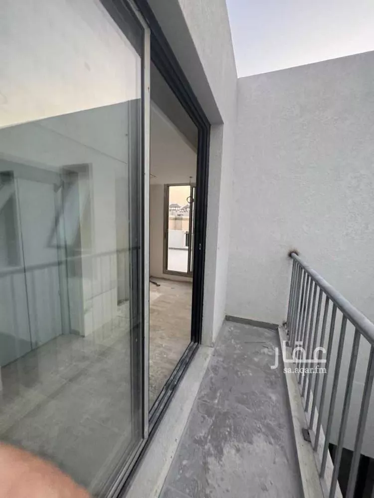 فيلا للبيع في شارع زيد بن أسامة, حي المعذر الشمالي, مدينة الرياض, منطقة الرياض صورة 2