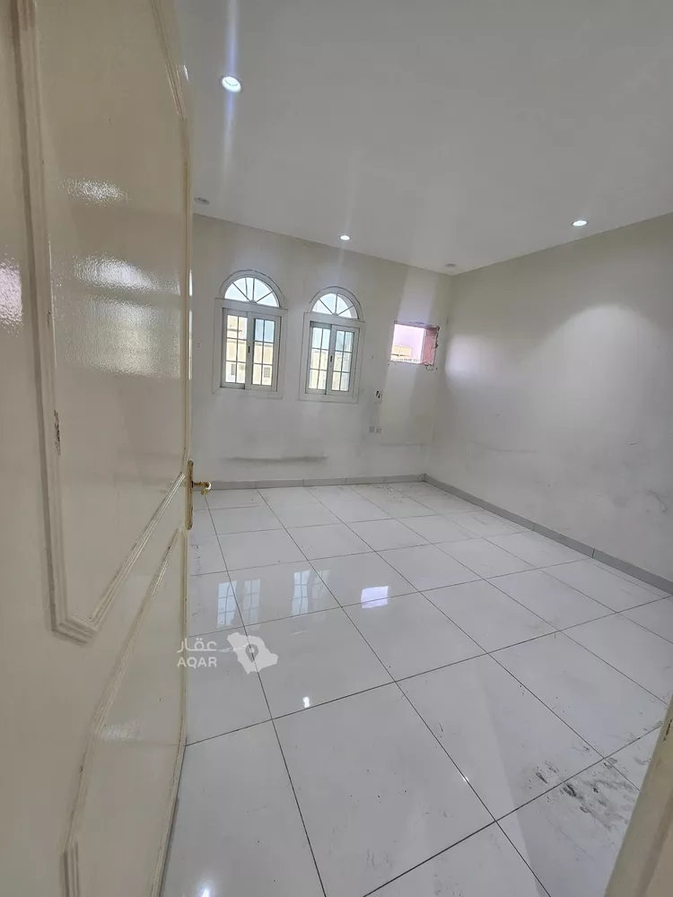 شقة للإيجار في شارع الامير ناصر بن عبدالعزيز, حي الروضة, مدينة الرياض, منطقة الرياض 5