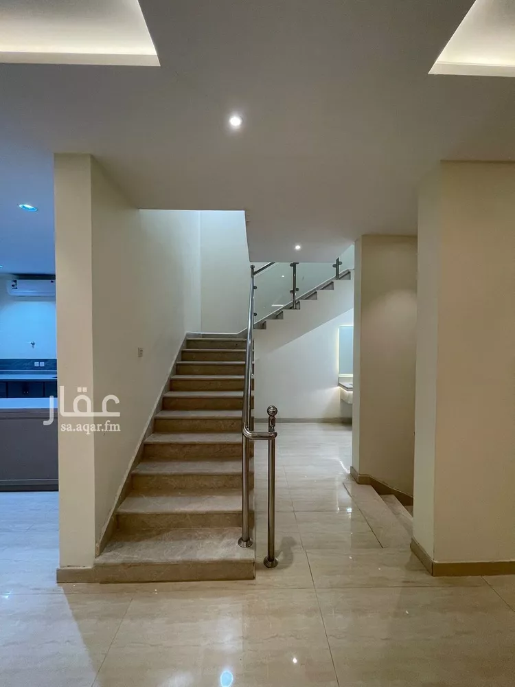 فيلا للإيجار في شارع القرينة, حي الندى, مدينة الرياض, منطقة الرياض صورة 2