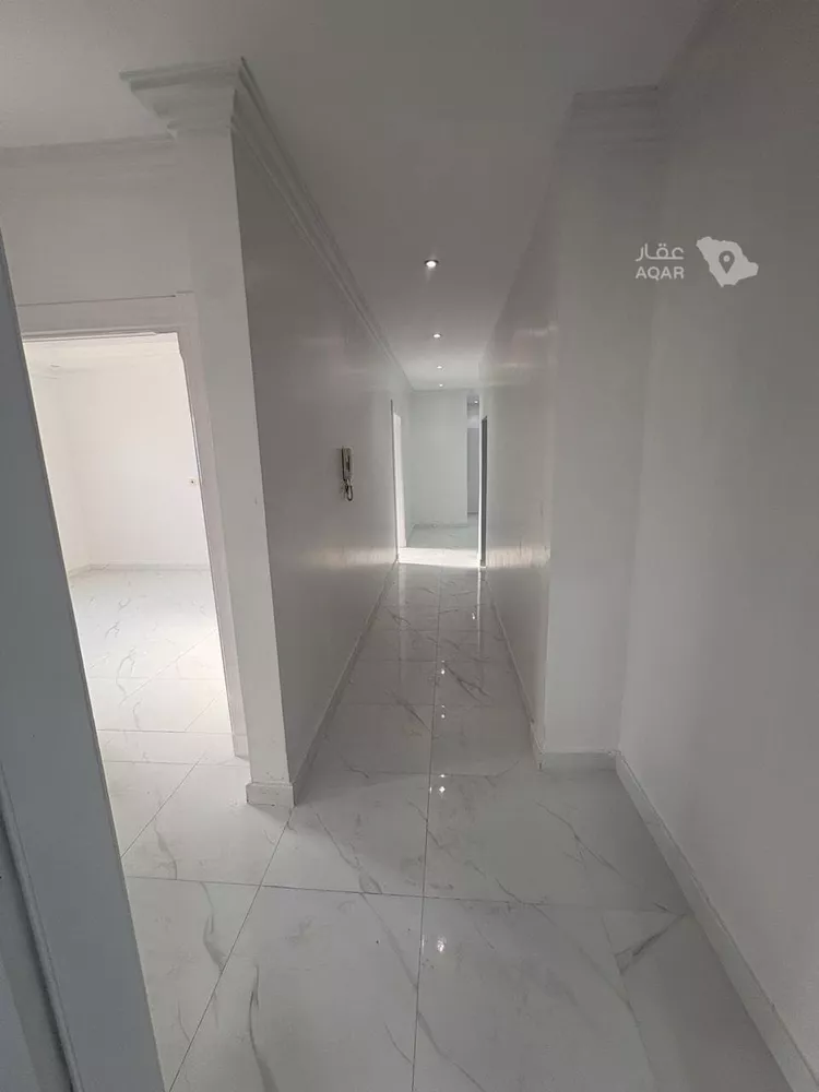 Floor for Rent in Riyadh Al Fayha 5