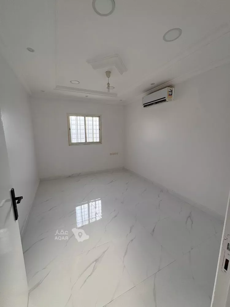 Floor for Rent in Riyadh Al Fayha 8