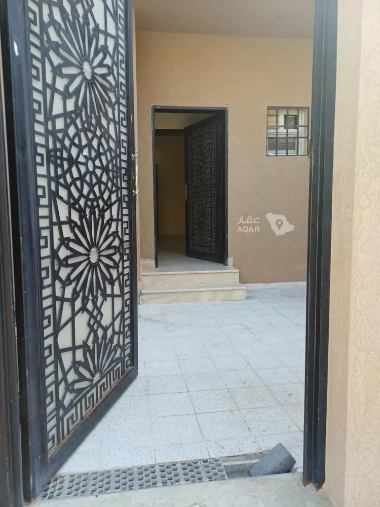 Floor for Rent in Riyadh Al Malaz 8