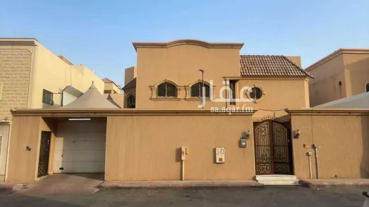 فيلا للبيع في شارع فرحة, حي شبرا, مدينة الرياض, منطقة الرياض صورة 2
